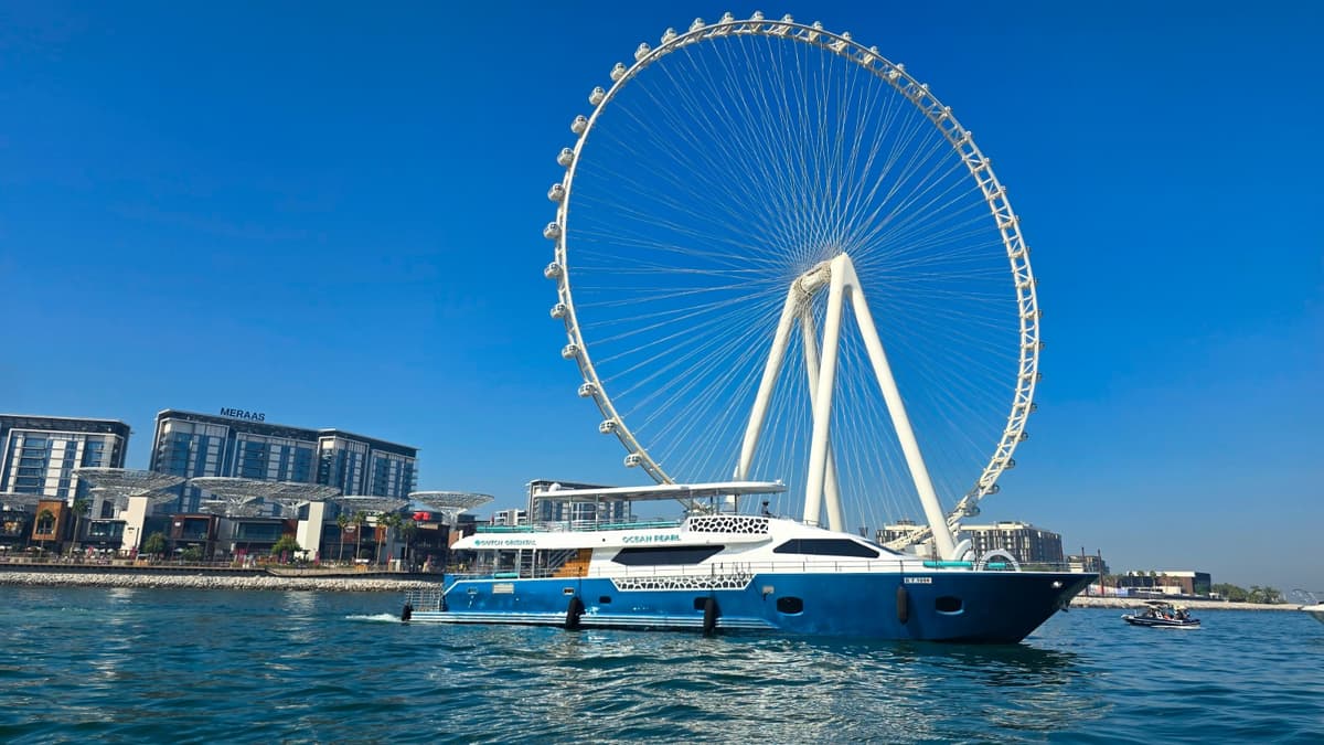 Super Yacht Sightseeing Cruise - Dutch - clicktoguide